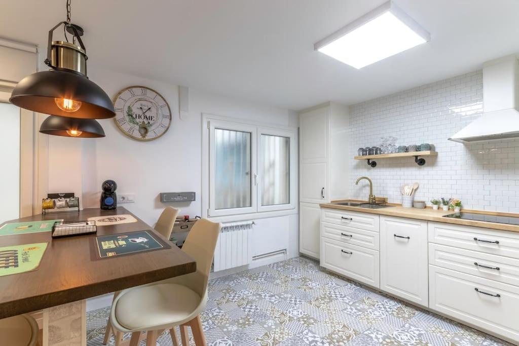 Apt In The Old Town With Cool Terrace!! Private Parking Bilbao Zewnętrze zdjęcie