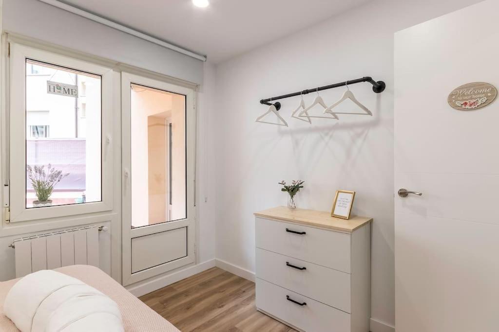 Apt In The Old Town With Cool Terrace!! Private Parking Bilbao Zewnętrze zdjęcie