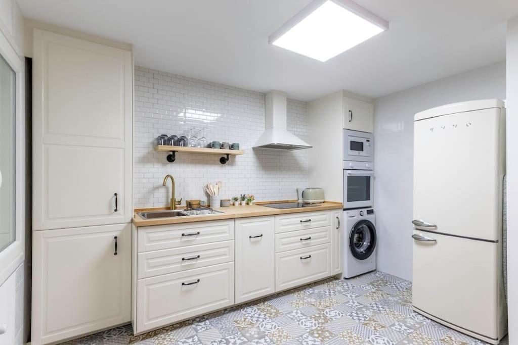 Apt In The Old Town With Cool Terrace!! Private Parking Bilbao Zewnętrze zdjęcie